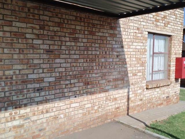1 Bedroom House in Bonanne
