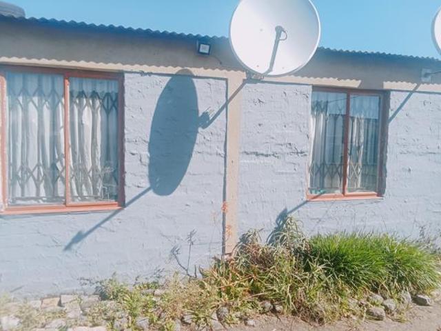 1 Bedroom House in Bophelong