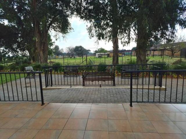 1 Bedroom House in Bashewa AH