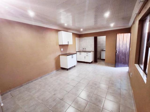 1 Bedroom House in Dawn Park