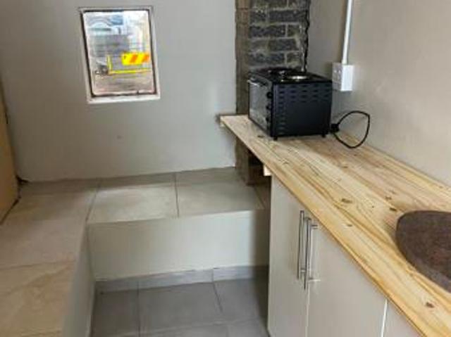 1 Bedroom Garden Cottage in Eastleigh