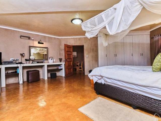 1 Bedroom House in Ferndale