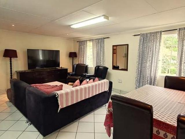 1 Bedroom House in Flora Park