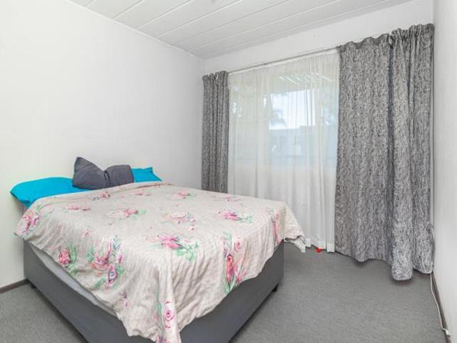 1 Bedroom House in Kosmos