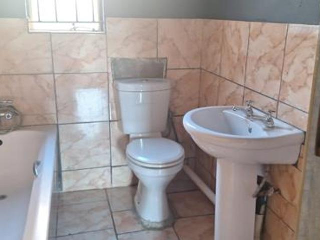 1 Bedroom House in Kamagugu