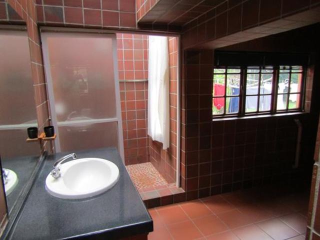 1 Bedroom House in Kew