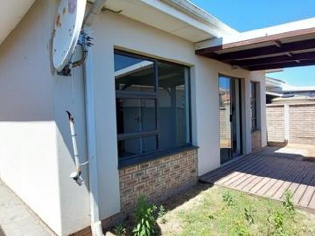 1 Bedroom House in Kwelera