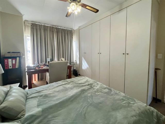 1 Bedroom House in Hazeldean Silverlakes Surroundings
