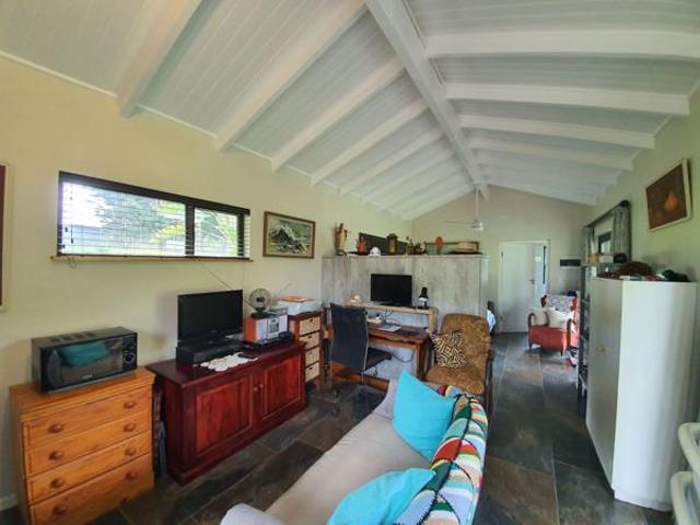 1 Bedroom House in Hillcrest Central