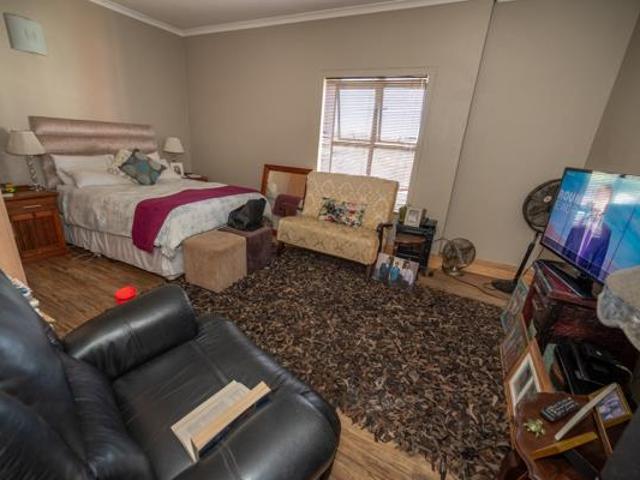 1 Bedroom House in Oak Glen