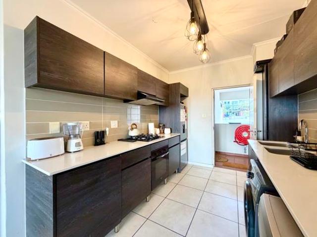1 Bedroom House in Oakdene