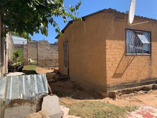 1 Bedroom House in Olievenhoutbosch