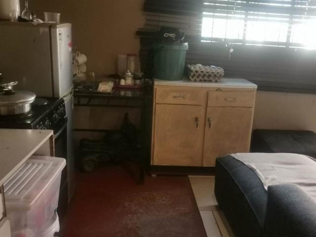 1 Bedroom House in Olievenhoutbosch