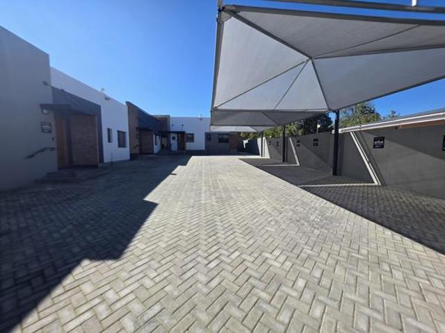 1 Bedroom House in Oudtshoorn Central