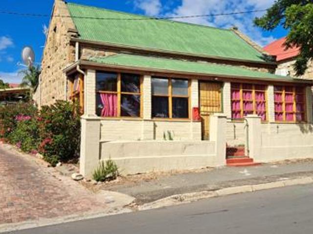 1 Bedroom House in Oudtshoorn North
