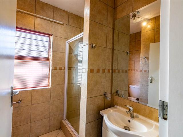 1 Bedroom House in Oukraal Estate