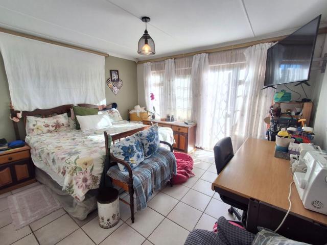 1 Bedroom House in Loerie Park