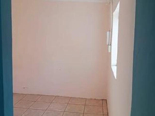 1 Bedroom House in Lombardy East