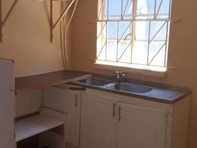 1 Bedroom House in Macassar