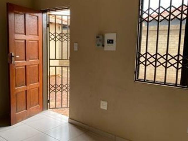 1 Bedroom House in Mahube Valley