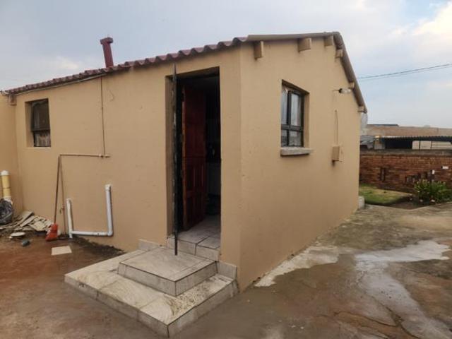 1 Bedroom House in Meadowlands