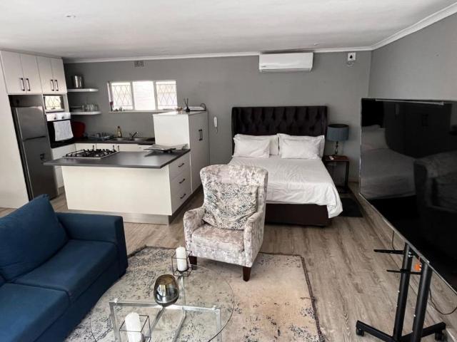1 Bedroom House in Sandton CBD