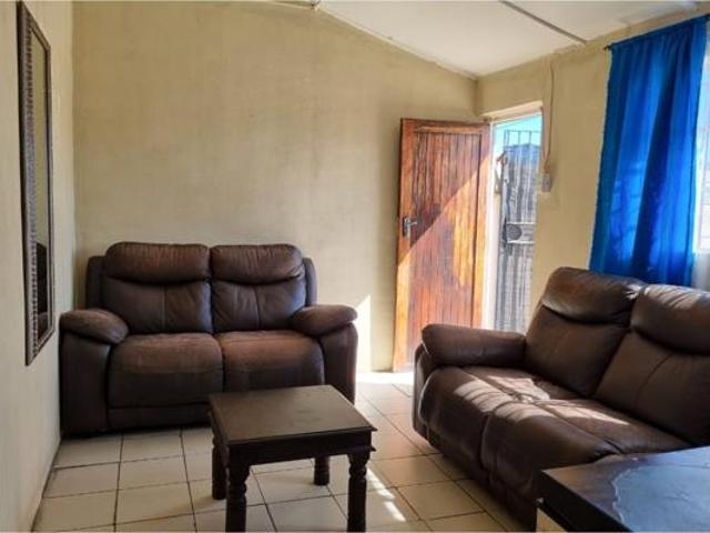1 Bedroom House in Steenberg
