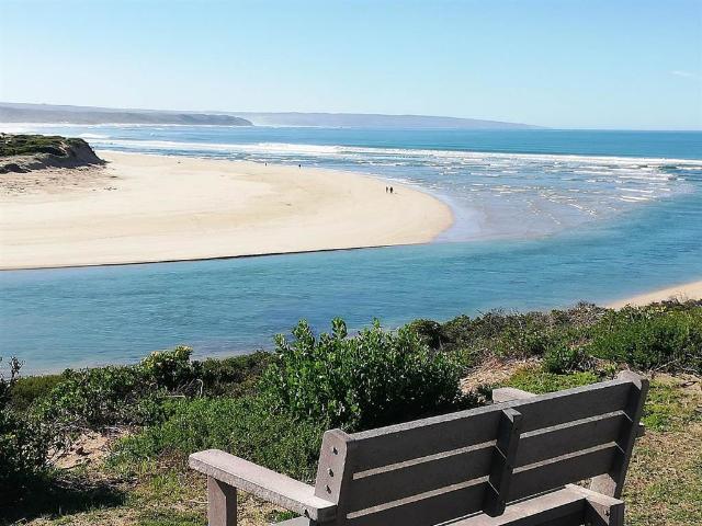 1 Bedroom House in Still Bay West