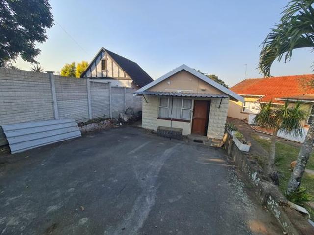 1 Bedroom House in Pinetown Central
