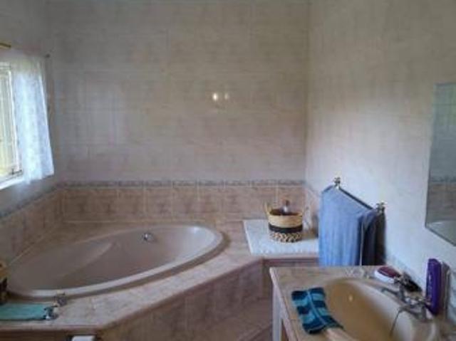 1 Bedroom House in Roodeplaat