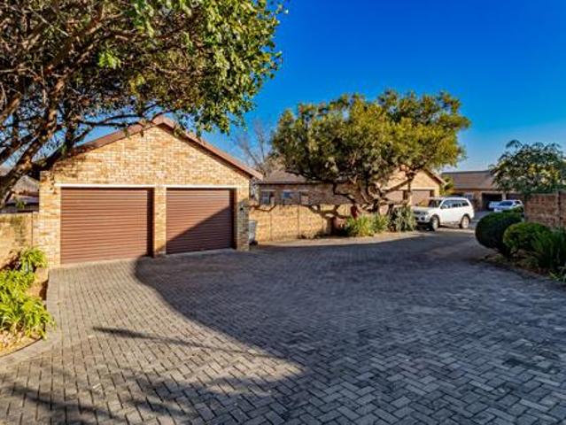 1 Bedroom House in Radiokop