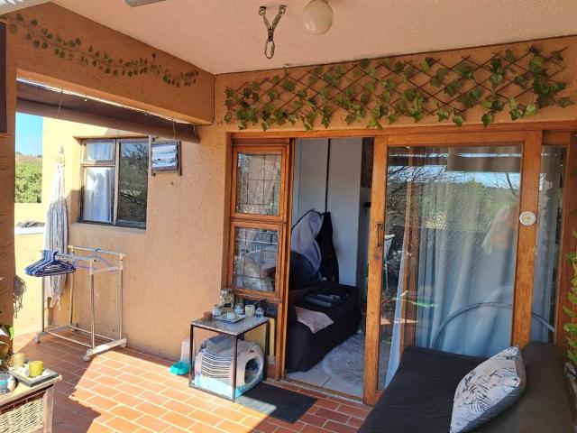 1 Bedroom House in Waterkloof Ridge