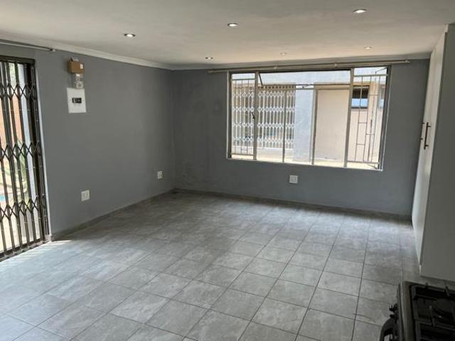 1 Bedroom House in Westdene