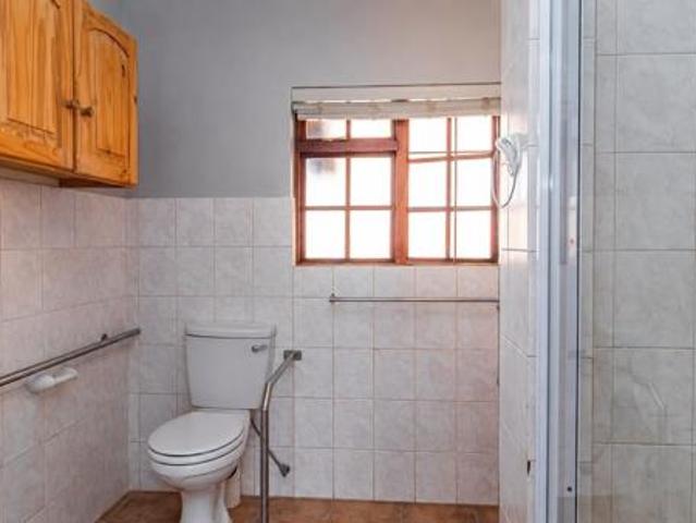 1 Bedroom House in White River Central
