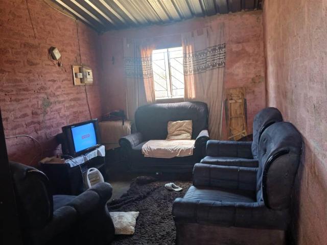 1 Bedroom House in Winterveldt