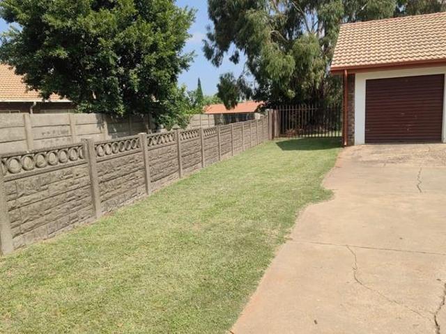 1 Bedroom House in Tasbet Park