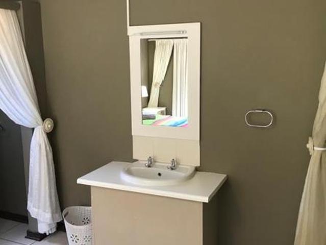 1 Bedroom House in Universitas