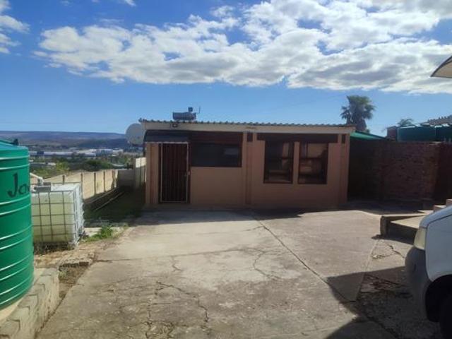 1 Bedroom House in Van Riebeeck Heights