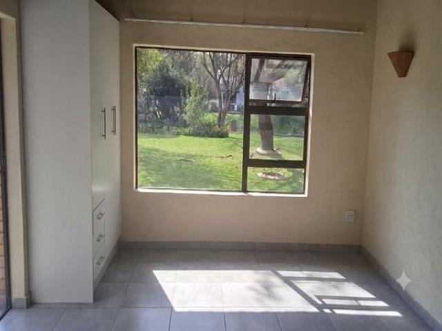 1 Bedroom House in Van Riebeeck Park
