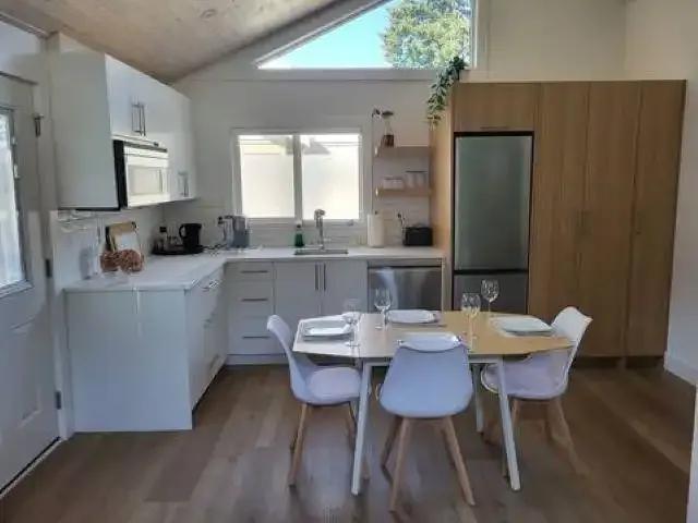 1 Bedroom House Surrey BC 104506969