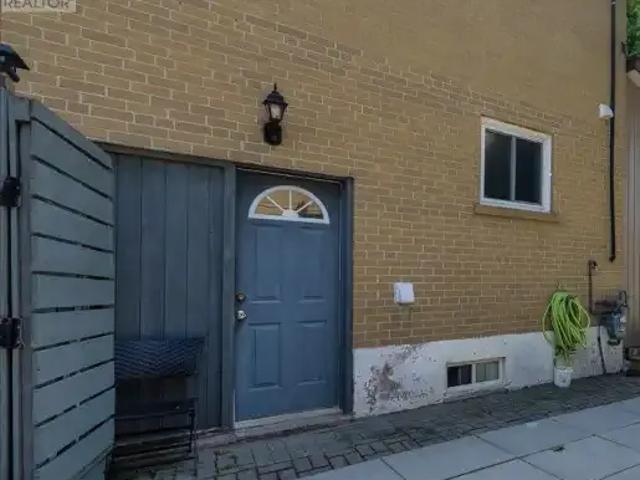 1 Bedroom House Richmond Hill ON 102578894