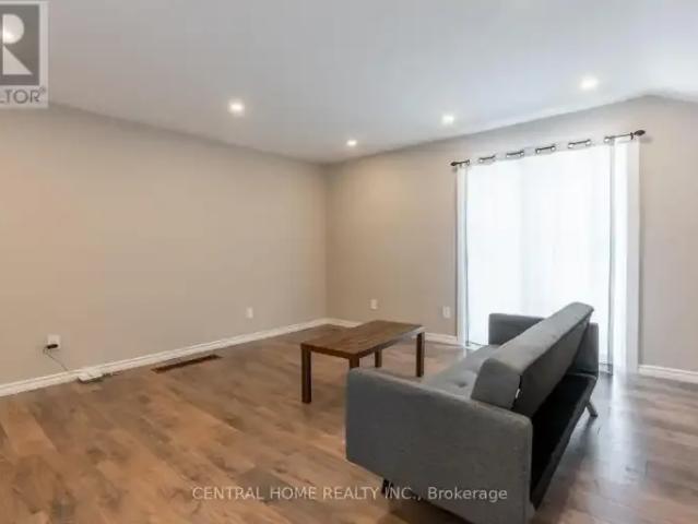 1 Bedroom House Richmond Hill ON 102629499