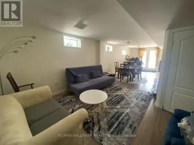 1 Bedroom House Richmond Hill ON 102752746