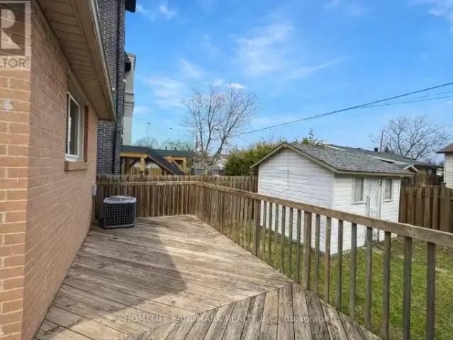 1 Bedroom House Richmond Hill ON 102915322