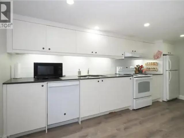 1 Bedroom House Waterloo ON LS102204314