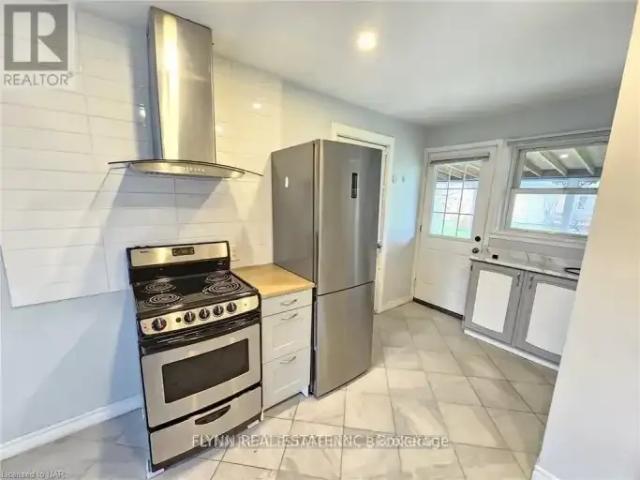 1 Bedroom House Welland ON 101217342