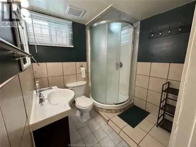 1 Bedroom House Windsor ON 101878412
