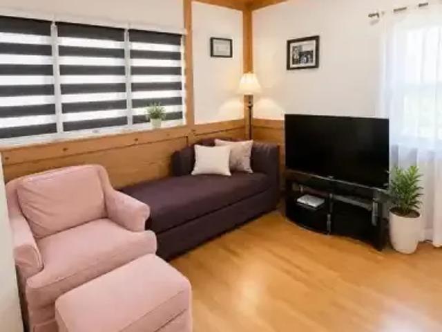 1 Bedroom House Windsor ON 104888794