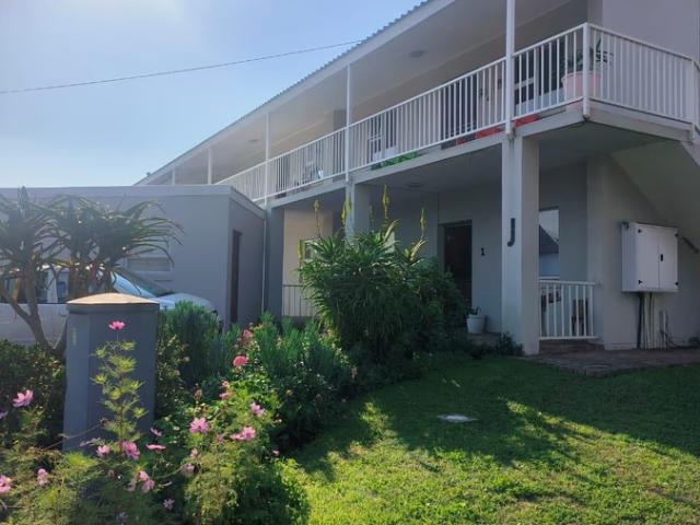 1 Bedroom House To Let in Oudtshoorn North