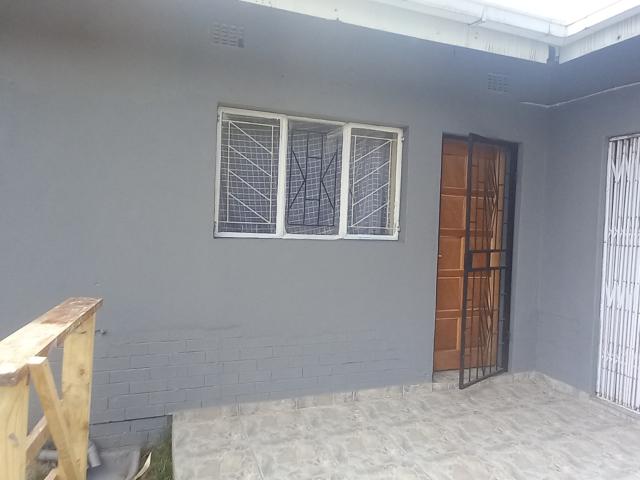 1 Bedroom House To Let in Oos Einde